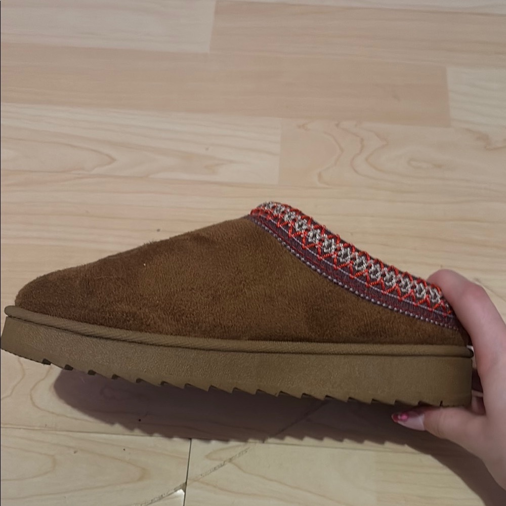 Cozy Brown Slippers with Red Trim - Picture 5 of 5